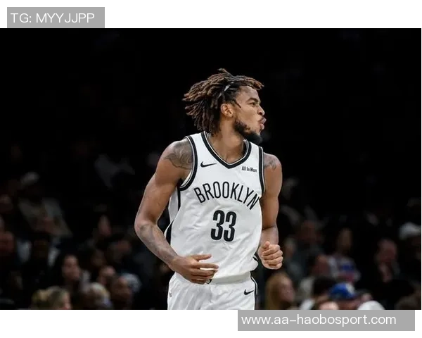 克拉克斯顿迎来生涯首次三双表现出色砍下18分11篮板12助攻可喜可贺