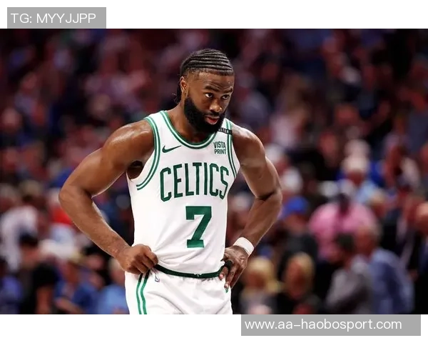 杰伦布朗主动请缨防守小卡马祖拉称赞其斗志与硬气