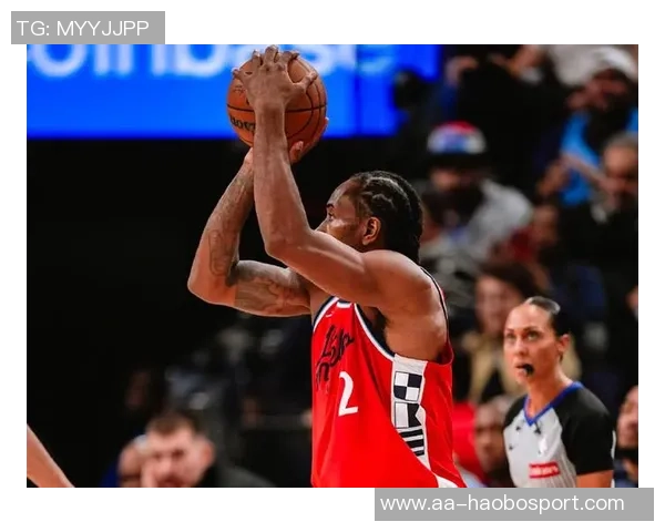 卢指导谈莱昂纳德恢复情况称好转明显但时间仍不确定