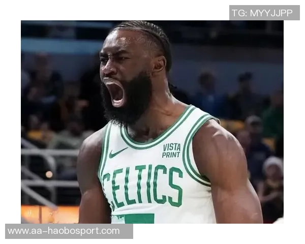 杰伦布朗半场表现全面9分9板6助助力球队攻防两端 杰伦布朗半场表现全面9分9板6助助力球队攻防两端