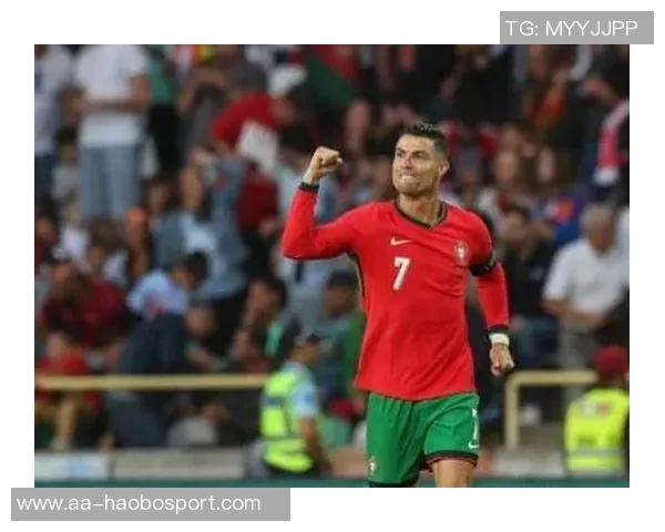 C罗头球助攻未果菲利克斯射门高出后C罗无奈敲脑门 C罗头球助攻未果菲利克斯射门高出后C罗无奈敲脑门