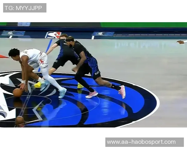 大空位三分命中率分析阿门垫底CC和弗拉格表现不佳布克排名靠后 大空位三分命中率分析阿门垫底CC和弗拉格表现不佳布克排名靠后