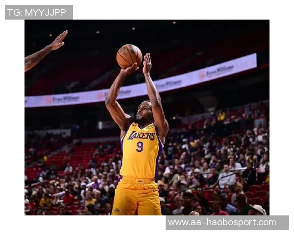 夸梅直言布朗尼防守能力不足父亲光环让他受到过高期待