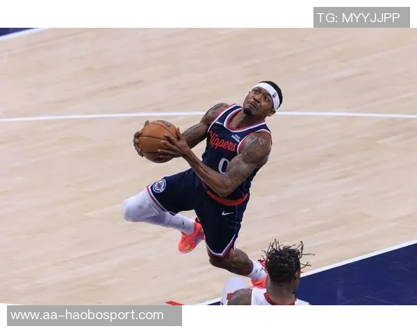 快船悔恨不已鲍威尔11场比赛8次得分领衔全队表现出色